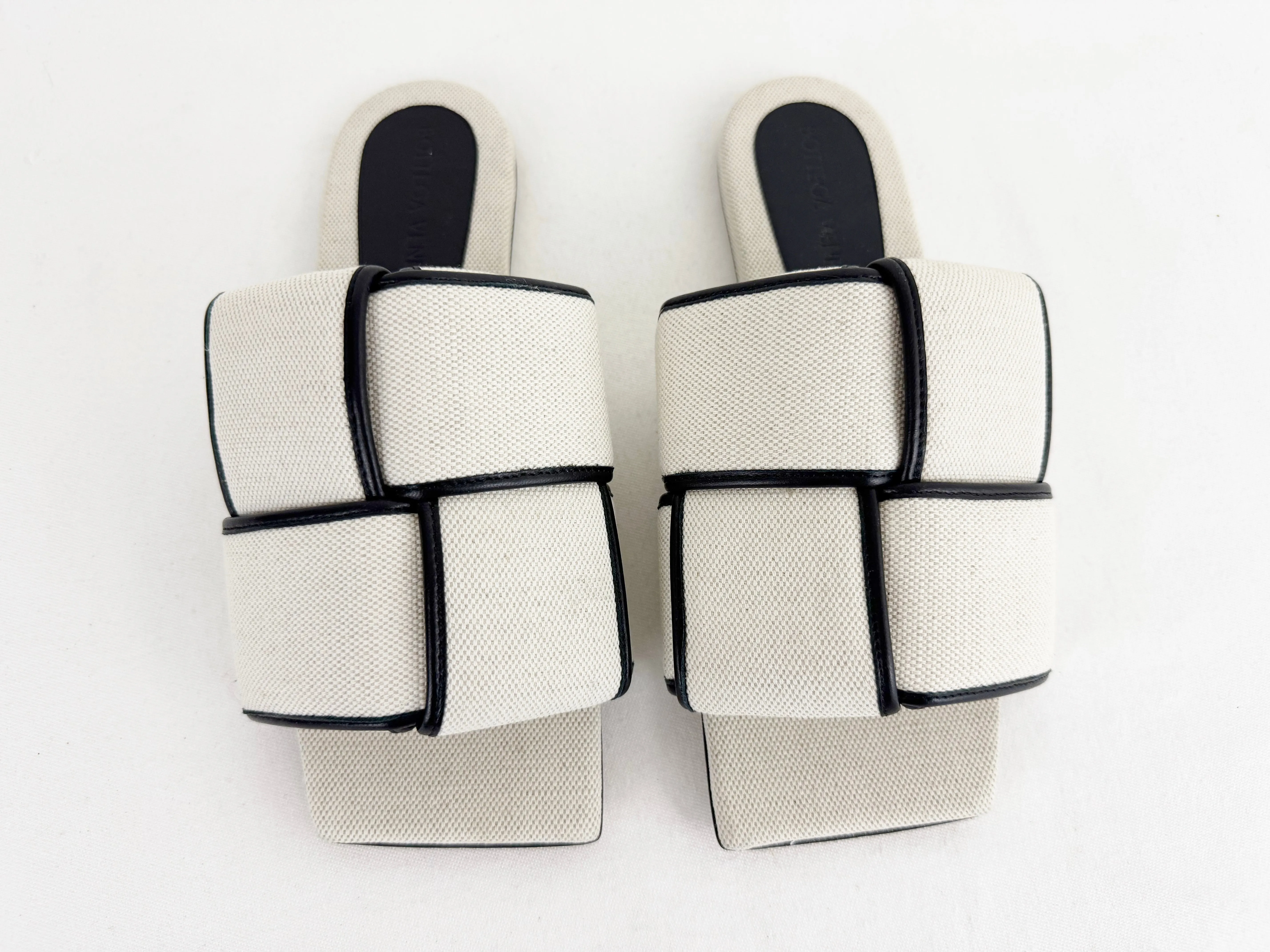 NEW Bottega Veneta Woven Slides Size 10