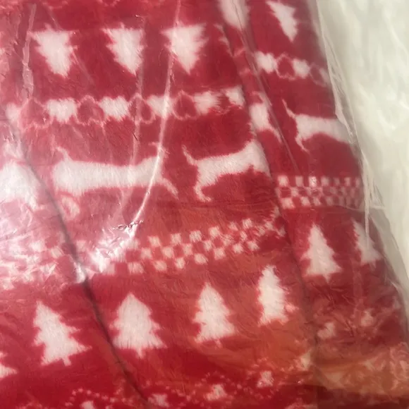 NWT PINK Victoria’s Secret Fluffy Robe Red Pepper Christmas Print Size XL/XXL