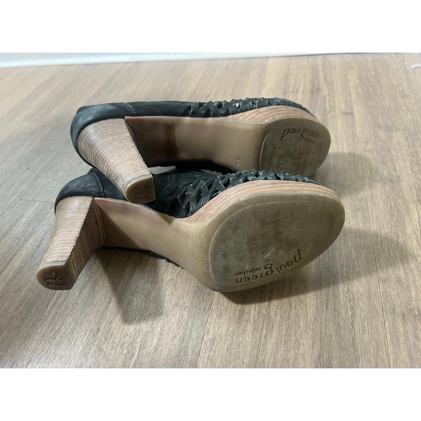 Paul Green Black Suede Laser Cut Booties Sz 5.5