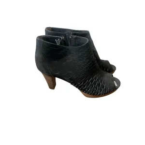 Paul Green Black Suede Laser Cut Booties Sz 5.5