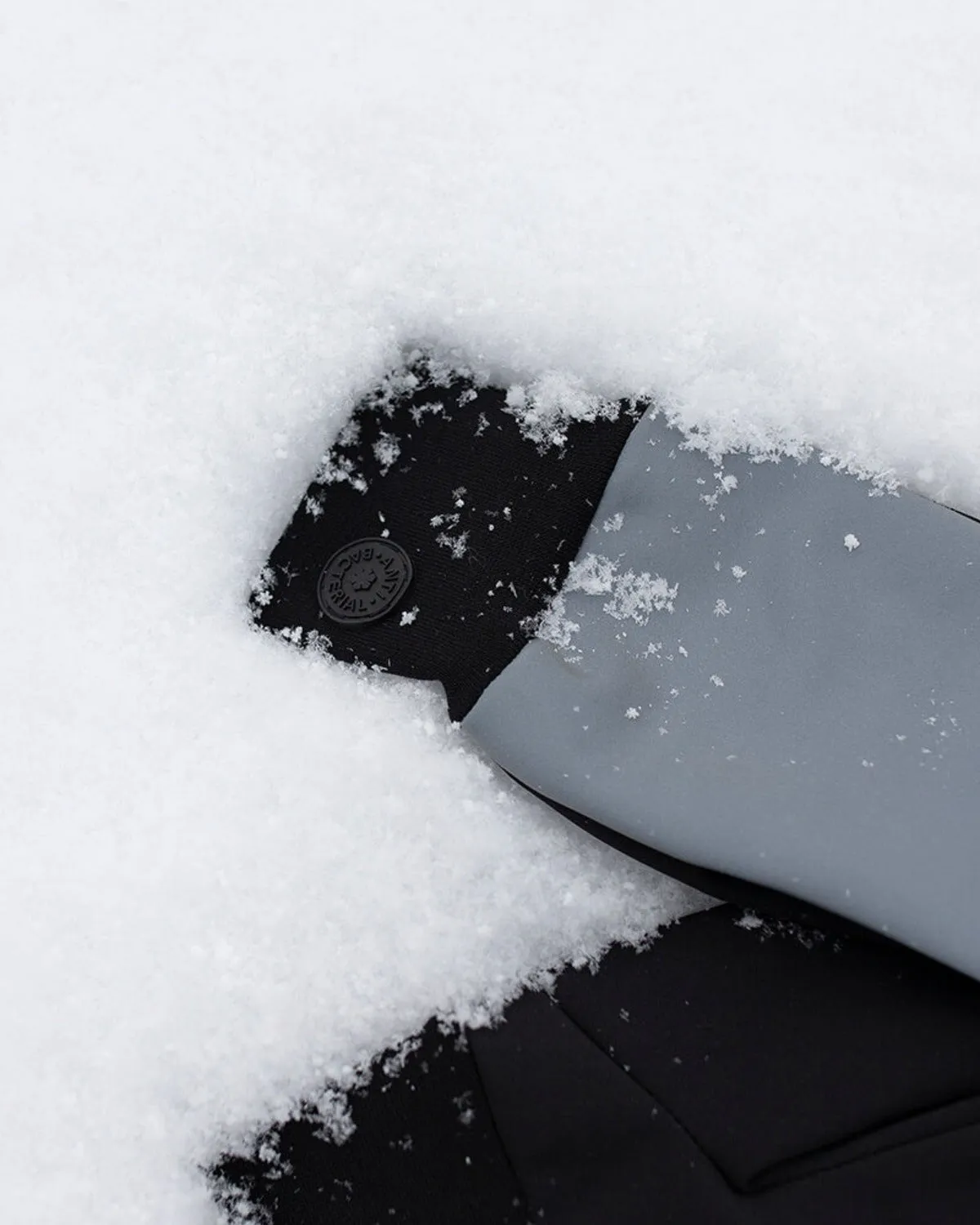 REFLECTIVE SOFTSHELL MITTENS