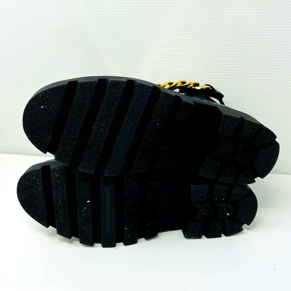 STEVE MADDEN*Black Booties w/Chain ‘Jamuletc’**US 4,5 $75