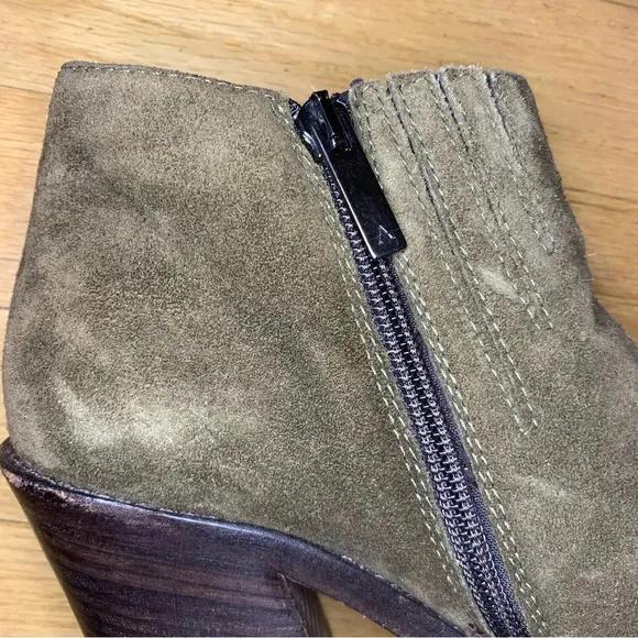 Women's Aquatalia Loren Bootie - Size 6 M